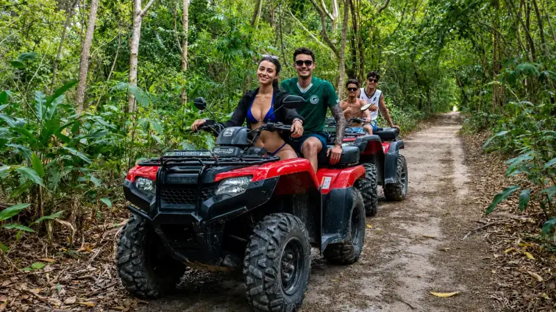 Passeio guiado de quadriciclo off-road pelas trilhas de Guadalupe em Pernambuco